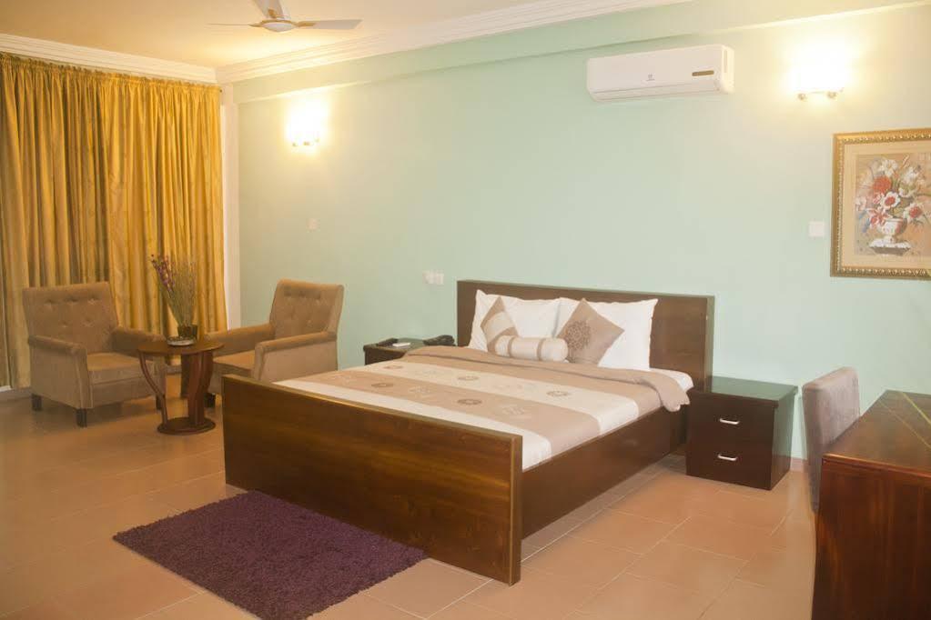 Consir Executive Lodge Акра Екстериор снимка