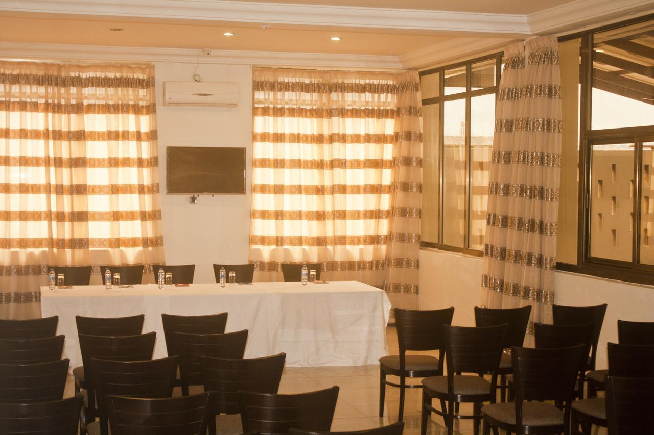 Consir Executive Lodge Акра Екстериор снимка